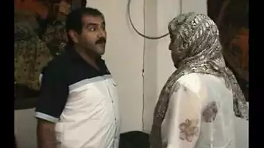 Nri mature aunty satisfies client’s sex mood