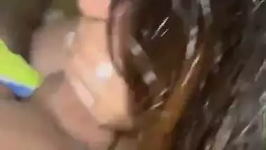 Delhi guy gets an Indian blowjob from a sexy call girl