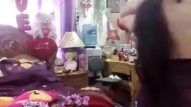 Dubai based pakistani housewife