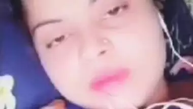 Desi cute girlfriend surprise nude fingering call