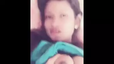 Desi college girl showing boobs