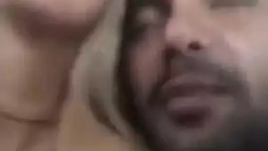 Exclusive Cute Indians Boobs Sucking In Car