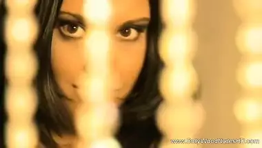 The Relaxing And Seductive Dance Of The Tawaif