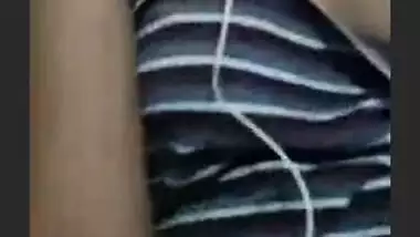 Desi college sexy girl showing her nude part 1