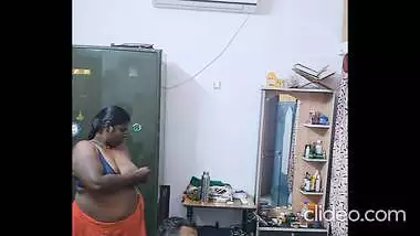 Dusky village Tamil wife blowjob to husband in topless