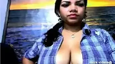Indian milf showing her naughty side