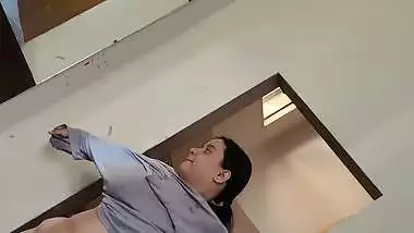 Chubby wife wearing dress after nude bath caught