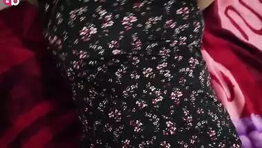 Desi Bhabi Fingering Hot Pussy I Play With My Tight Little Pussy Look How I Put Fingers In Wet Pussy