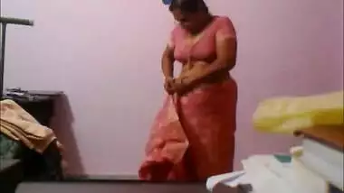 Mature bhabhi saree removal secretly recorded