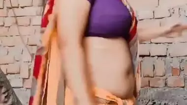Busty Navel Queen Rakhi Deep Hot Navel Show Hot Saree