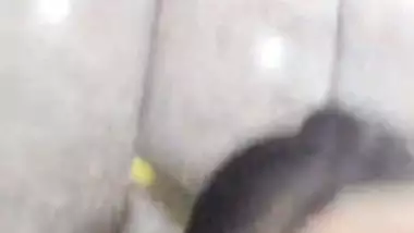 Indian hottie Haseena Khan nude fingering on live call