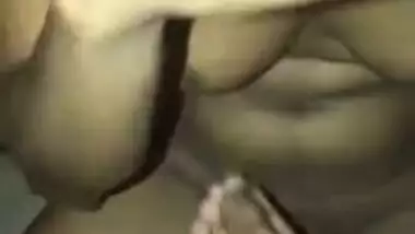 Amateur XXX model shows tits to Desi boyfriend who pinches nipples