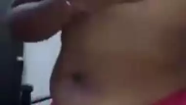 Tamil aunty sex MMS of a Chennai lady on a live webcam