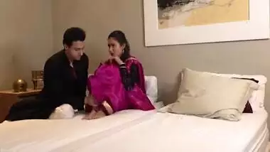 Rat Ko Hot Sali K Room Me Jakar Use Utha Utha Kr Khub Choda