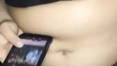 Beautiful Desi Girl Watch Porn and Fingering