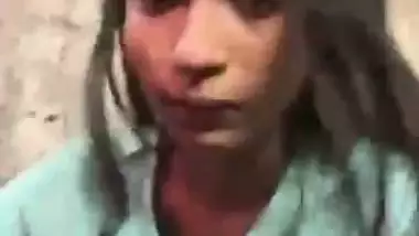 Bihari girl gives a quick desi blowjob to her stepbrother