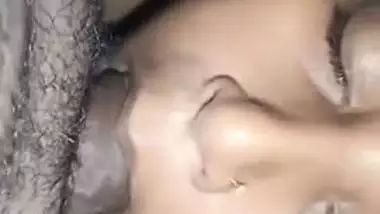 Bihari Desi XXX babe gives a nice blowjob to her father’s friend MMS