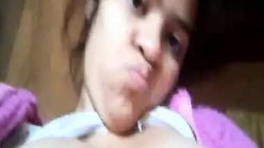 Desi bhabhi milky boobs exposing hot selfie for bf
