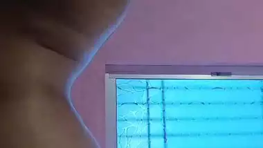 Horny Bengali babe fingering with big ass showing