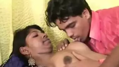 Neighbor desi bhabhi ka Doodh piya aur Chut maari