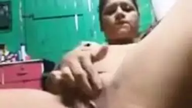 Super horny srilanken bhabhi masturbation