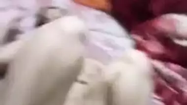 DESI INDIAN CUTE WIFE CAPTURED NUDE BY HUBBY