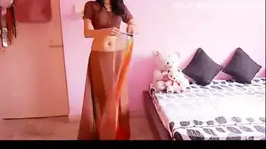 Young desi wife free porn clips of wearing sari