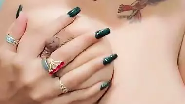 Indian nude milf shows her big boob and pussy on camera