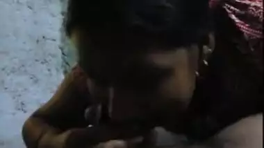 Desi XXX aunty suckling big dick of her devar