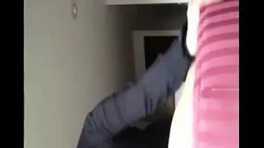 Sexy NRI Woman Gives Outstanding Oral sex To Her Desi Boyfriend