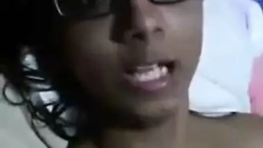 Desi Girl girl showing her cute boobs