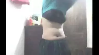 Big boobs gorgeous Bengali girl’s naked fingering