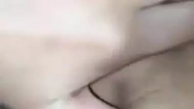 Beauty Paki Teen Fingering & Eating Cum