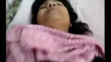 Big boobs Delhi aunty invites neighbor when home alone