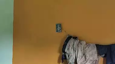 Desi housewife fucks in all positions in xxx desi sex MMS