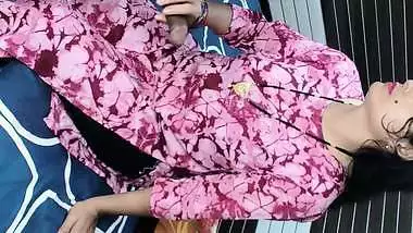 Desi wife boob pressing and pussy fucking viral MMS