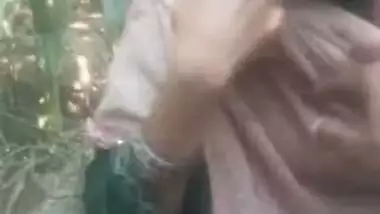 Naughty Pakistani aunty’s show boobs show on cam