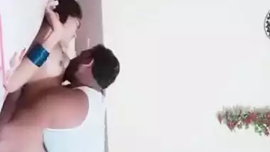 Slim Desi girl shows off tiny tits and makes XXX things with the guy