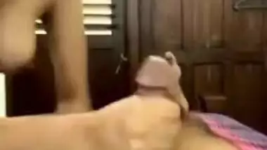 Desi beauty doesn't change pose because she prefers XXX cowgirl one